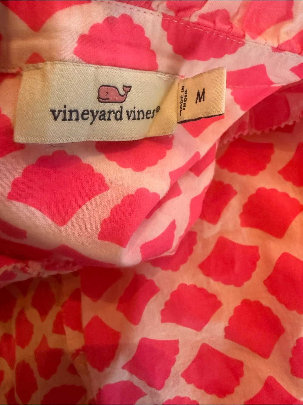 Vineyard Vines. Geo Ruffle Button Down Shirt. Block Shell Pattern. Medium. - Picture 3 of 10